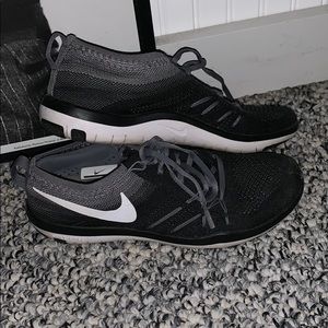 Nike focus fly-knit trainers size 6.5